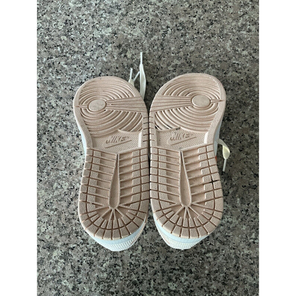 Nike Air Jordan 1 Mid SE Corduroy DA8009-108 Women Size 8.5 - Picture 12 of 12